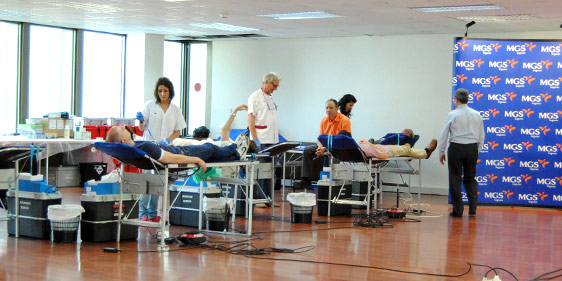 Donación de sangre de los empleados de MGS Seguros
