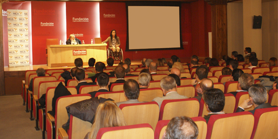 Charla de la Fundación MGS con la nadadora Teresa Perales en Toledo