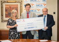 La Fundación MGS entrega a Cáritas los 20.000 euros recaudados por la venta de su Calendario Solidario 2015