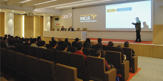 La Fundación MGS organiza la visita de un instituto a las instalaciones de MGS Seguros
